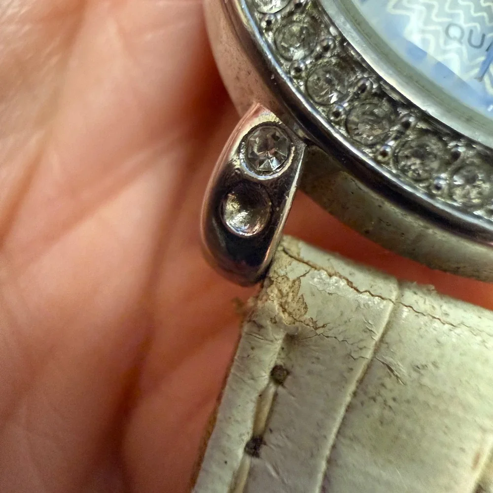 GEN760 Silver Tone Rhinestone Bezel Quartz Watch White Croc Strap Japan WORKS